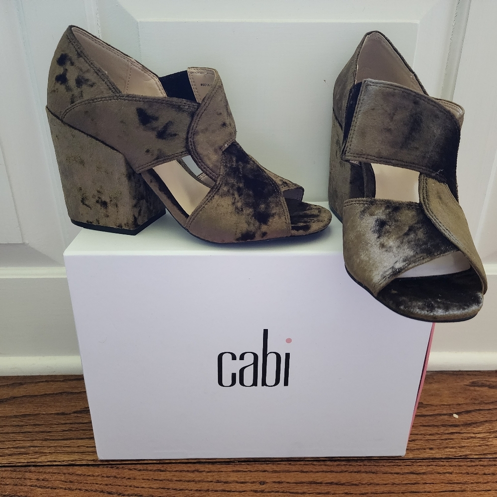 Cabi size 7 mushroom brown heels NIB